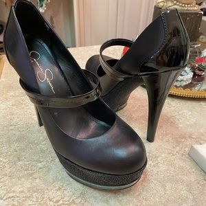 Jessica Simpson sz 8.5 Black Leather and Patent Platform heel